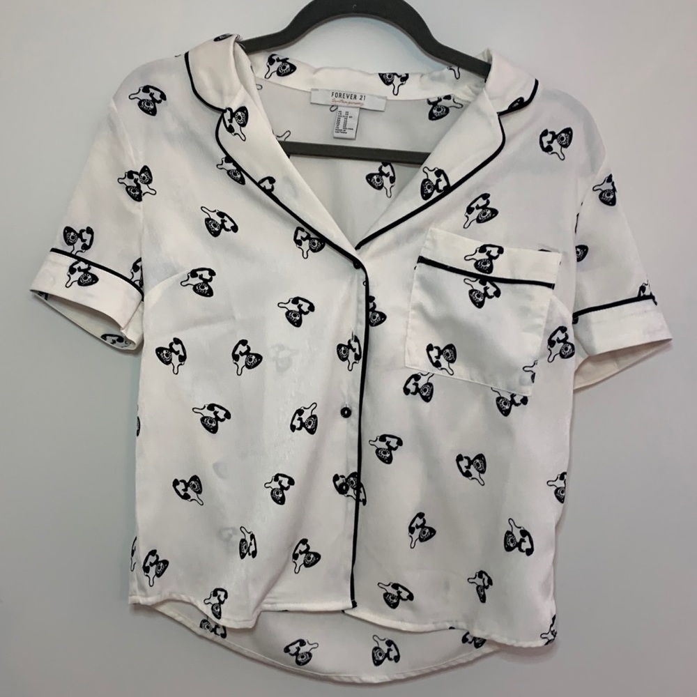 XS Forever21 White Graphic Telephone Top